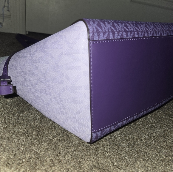 NWOT Michael Kors Voyager Large Color Block Signature Logo Shoulder Bag - Picture 8 of 15